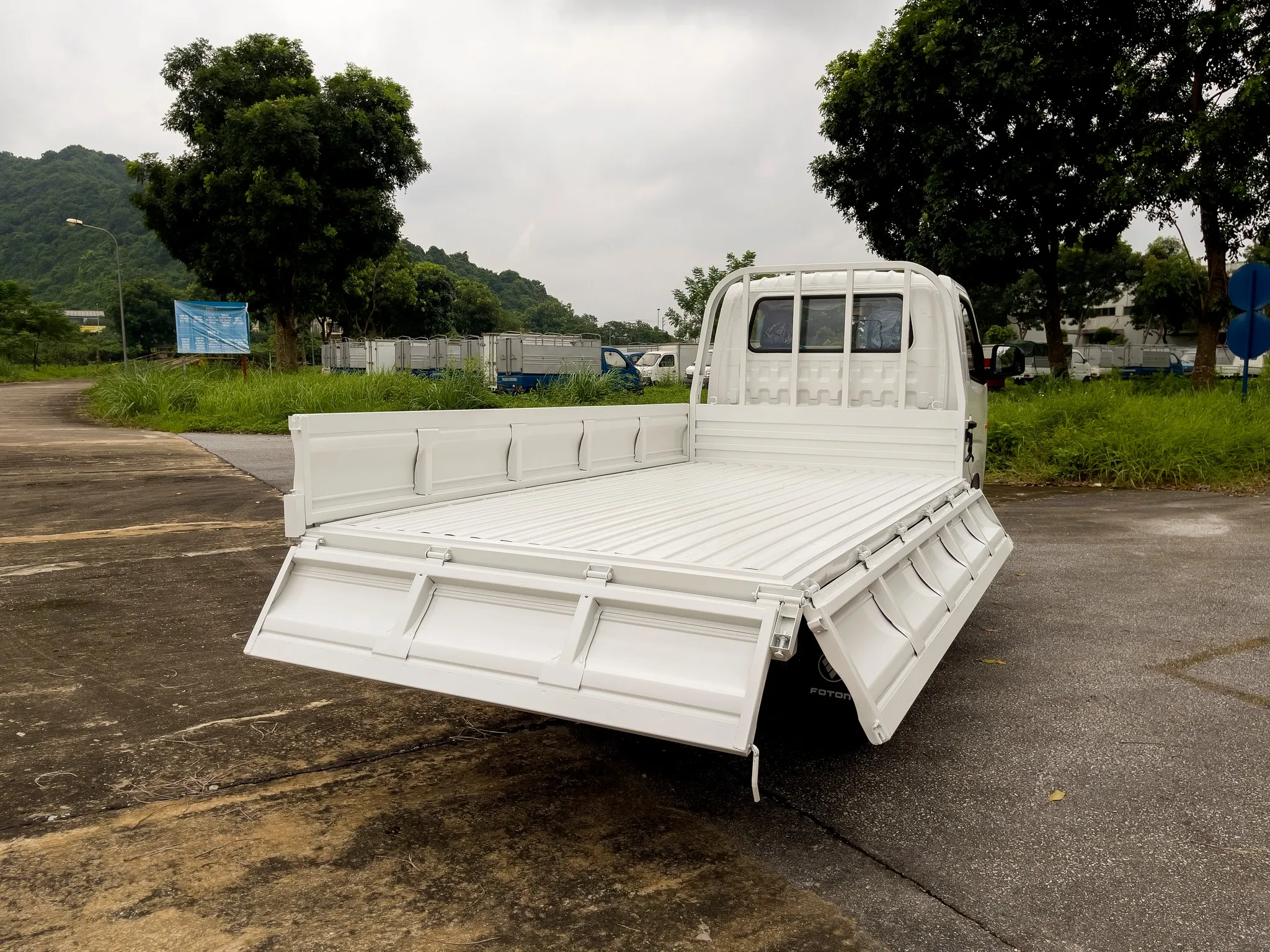 Xe tải 1t5 thùng lửng T25 của Minh Anh Auto mang chi phí vận hành thấp và cabin rộng rãi