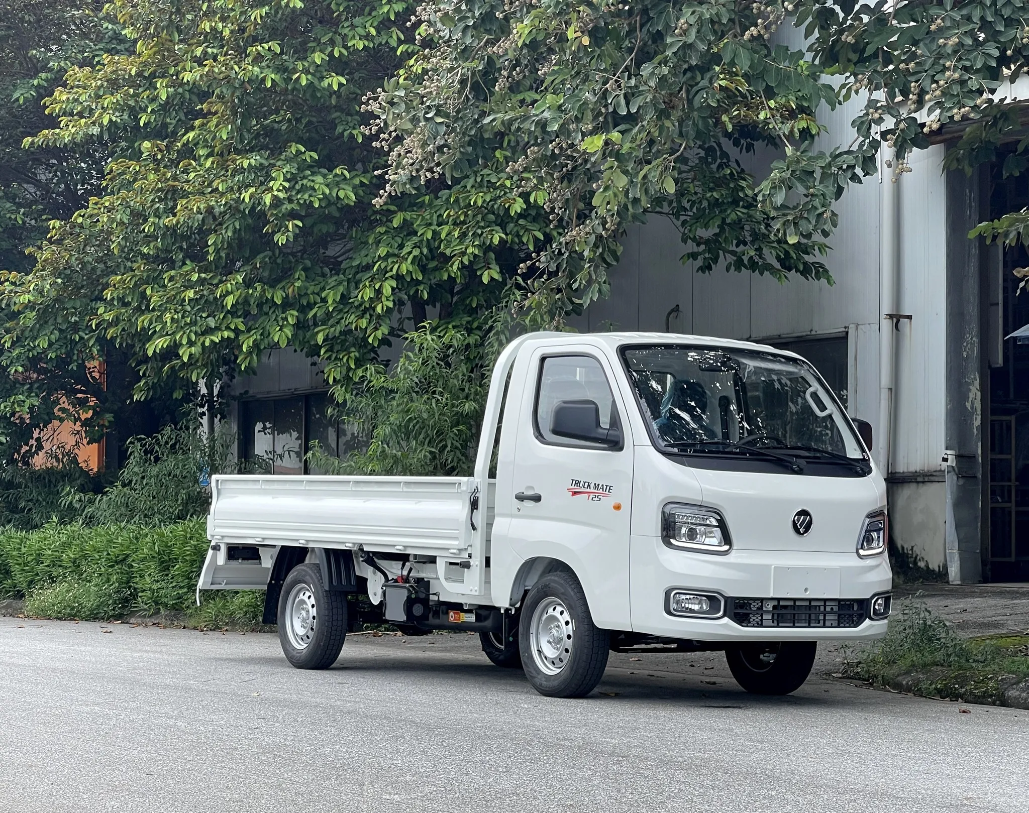 Xe tải 1t5 thùng lửng T25 của Minh Anh Auto mang chi phí vận hành thấp và cabin rộng rãi